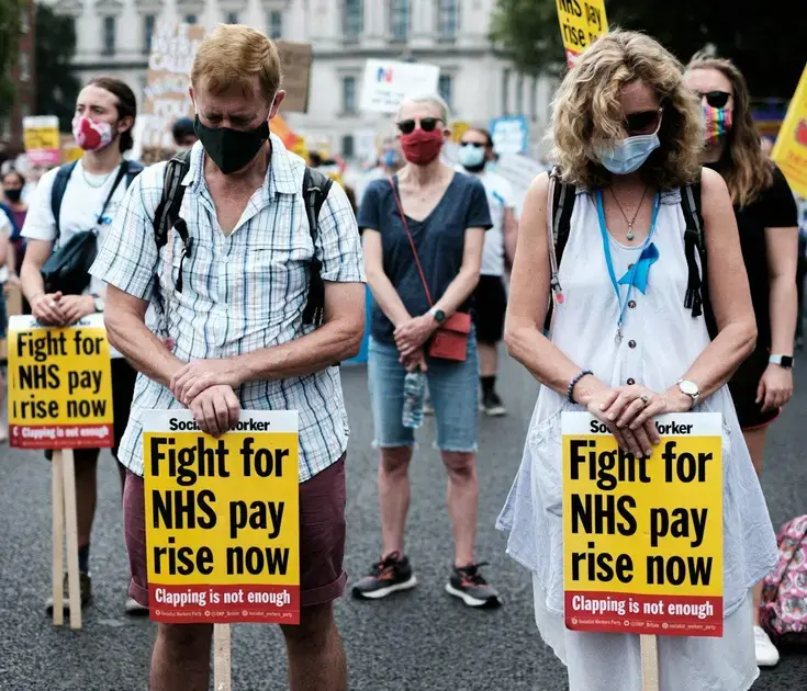 NHS opens support roles with no experience required — apply today